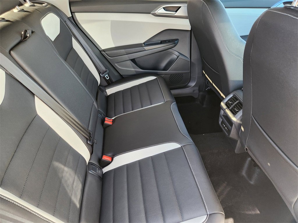 New 2026 Volkswagen Taos SEL image 22