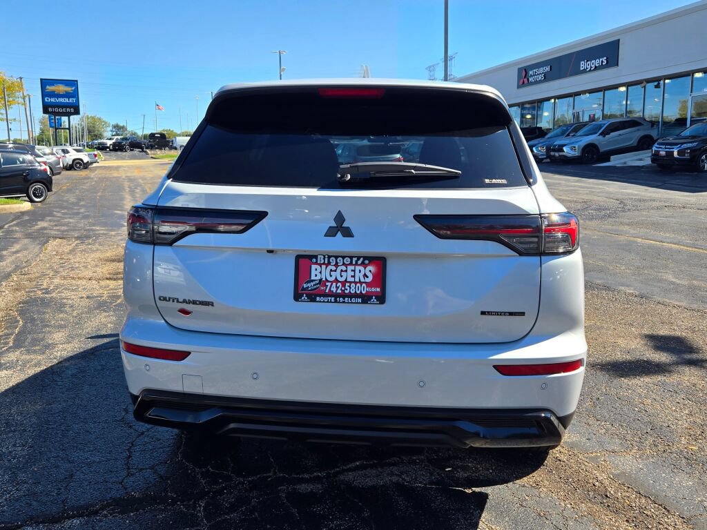 New 2026 Mitsubishi Outlander LE AWD/4WD image 11