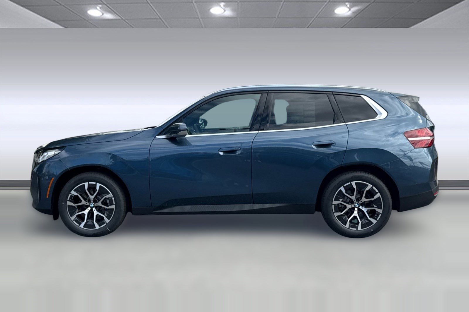 Used 2025 BMW X3 xDrive30i w/ Convenience Package image 2