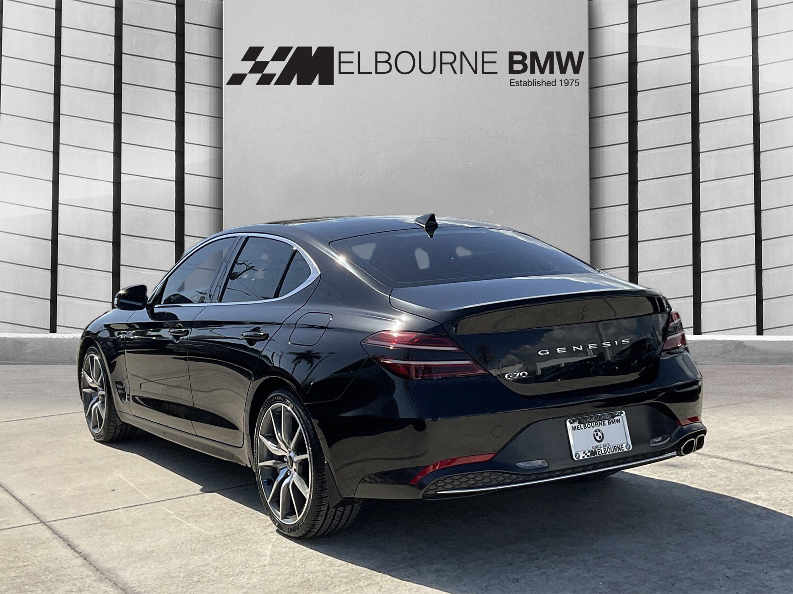 Used 2023 Genesis G70 2.0T image 6