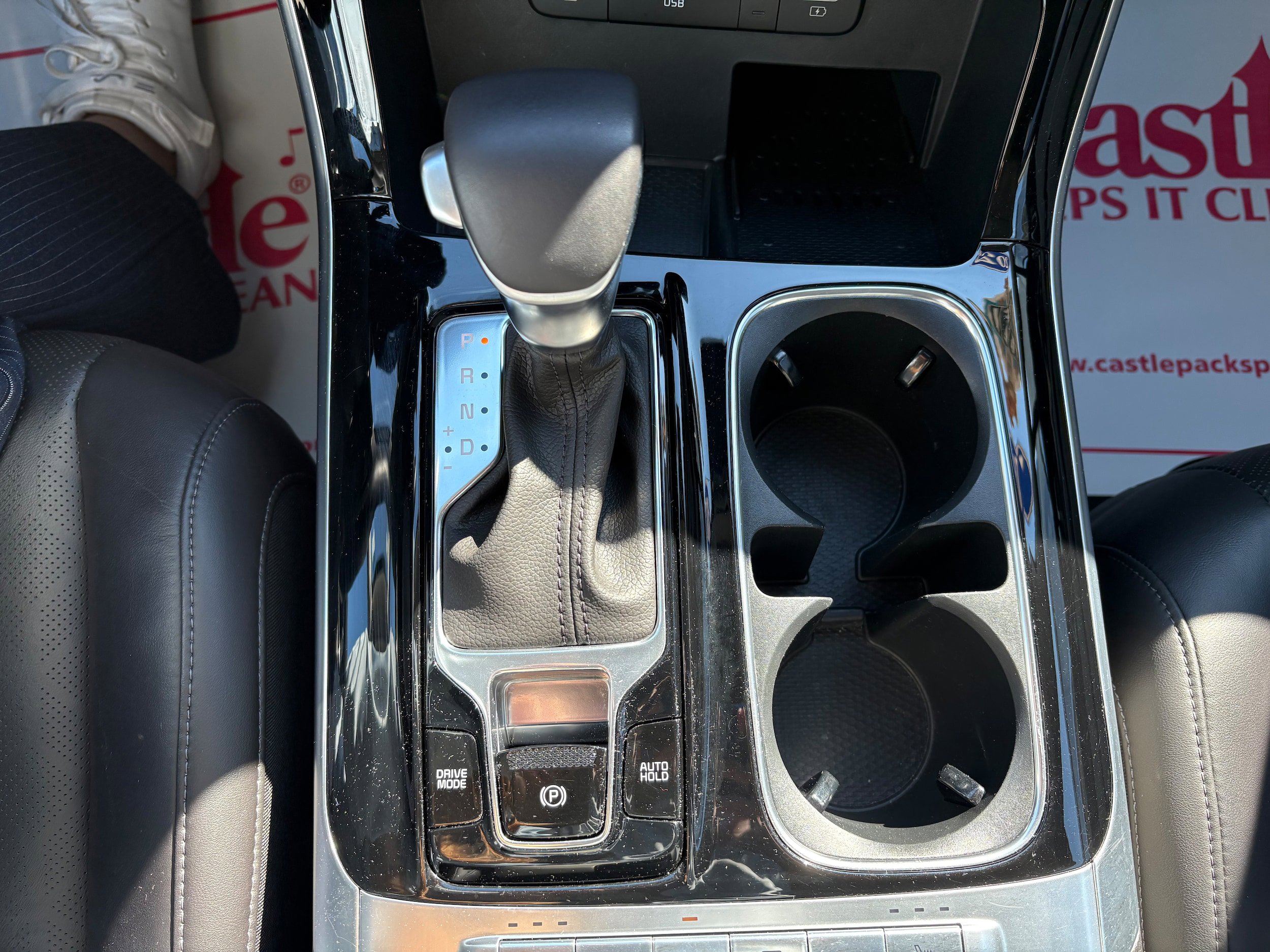 Used 2024 Kia Carnival EX FWD image 25