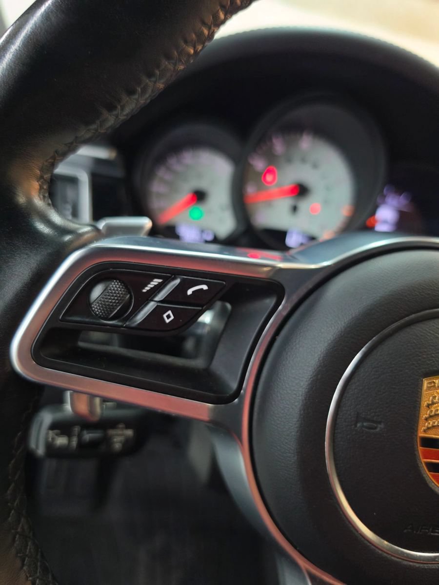 Used 2018 Porsche Macan Turbo w/ Premium Package Plus AWD/4WD image 22