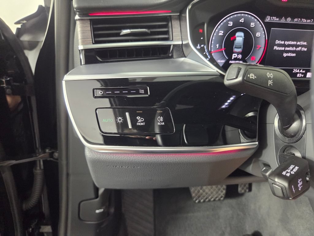 Used 2024 Audi A8 L 3.0T AWD/4WD image 18