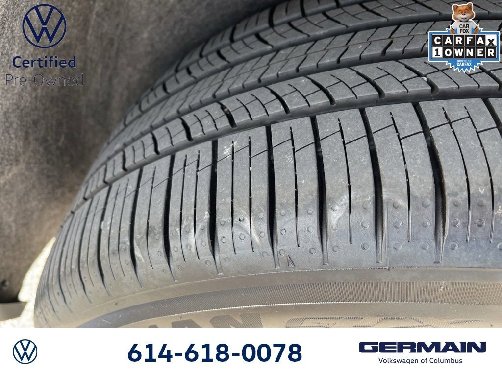 Used 2025 Volkswagen Atlas SE AWD/4WD image 16