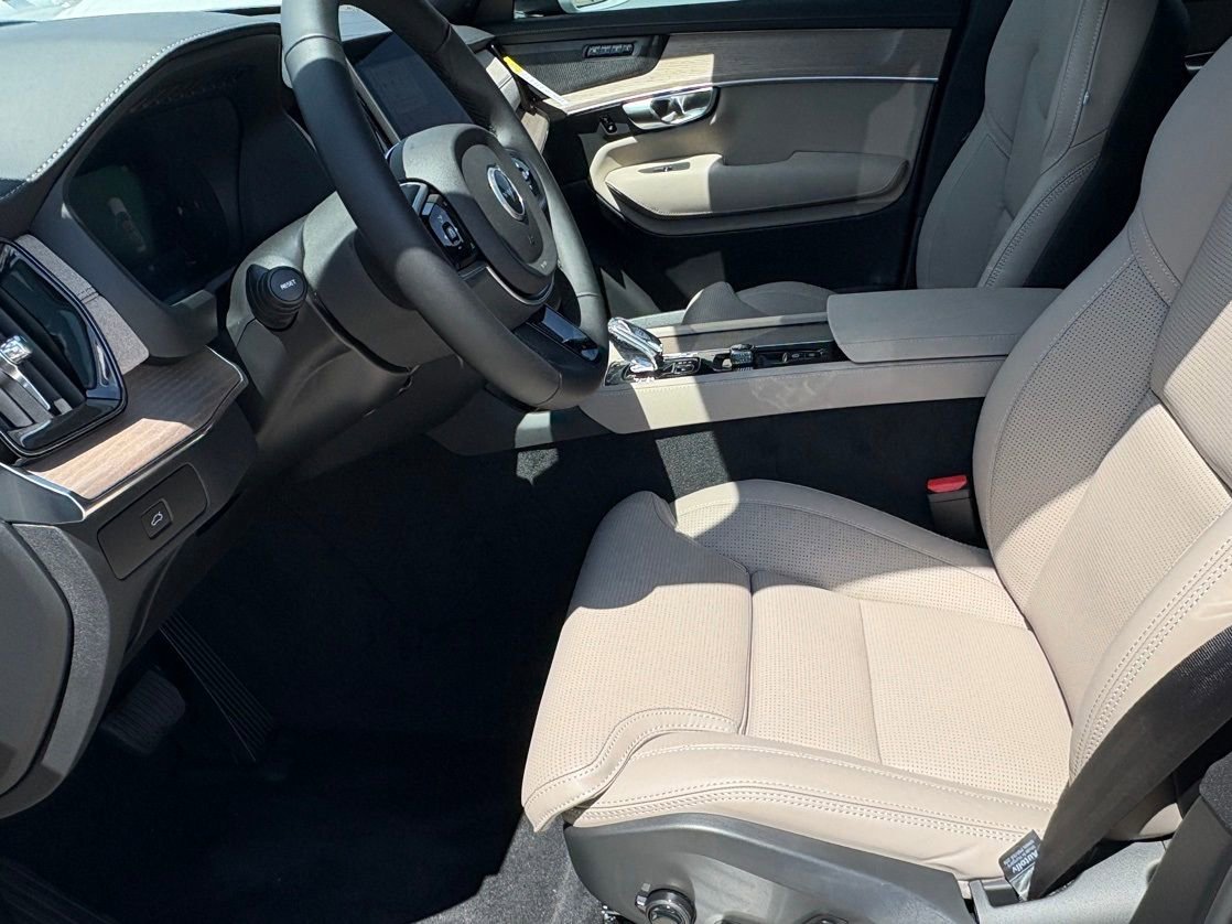 New 2026 Volvo XC90 B6 Ultra w/ Protection Package Premier image 17