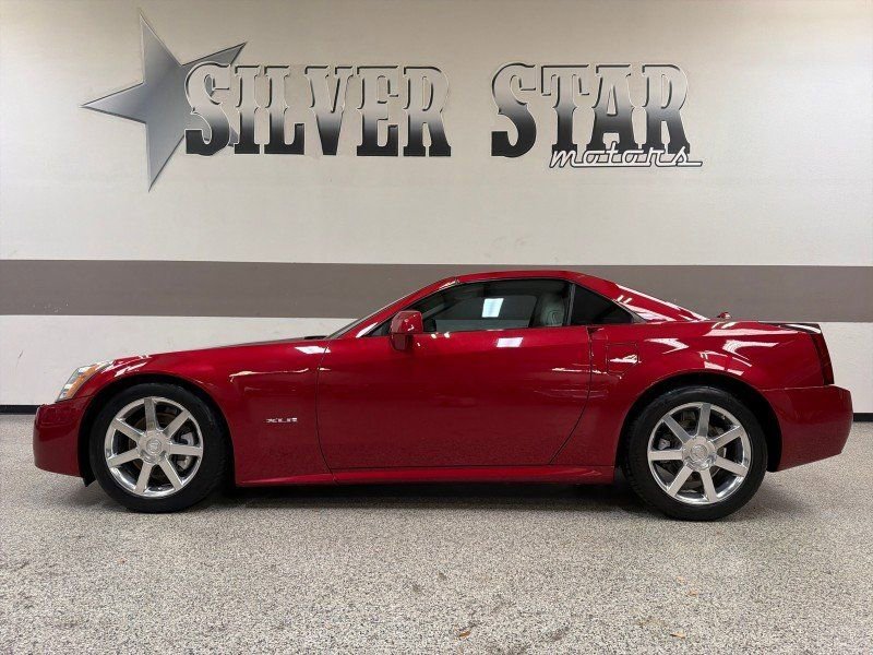 Used 2004 Cadillac XLR RWD image 1