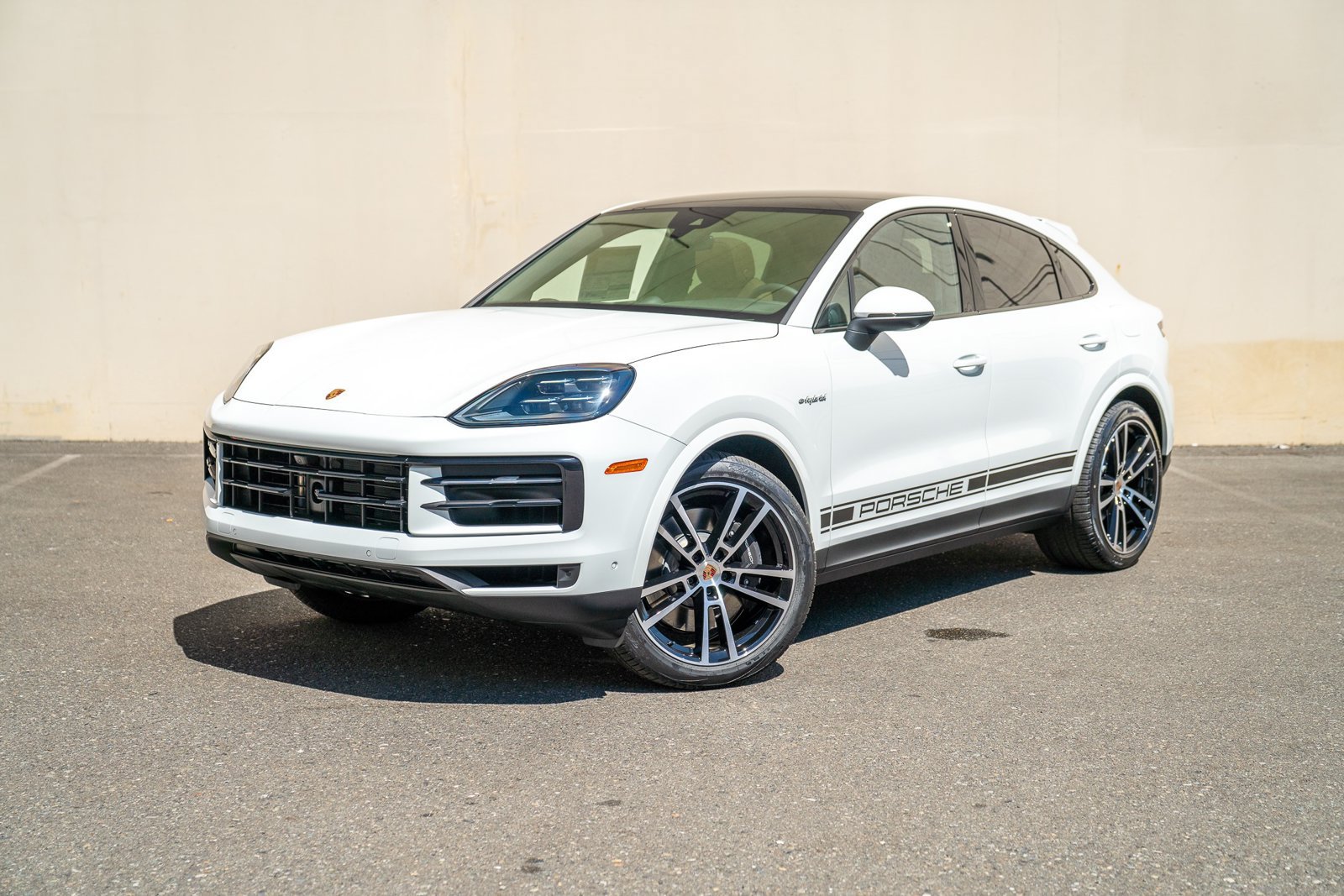 Certified 2025 Porsche Cayenne E-Hybrid Coupe AWD/4WD video 1
