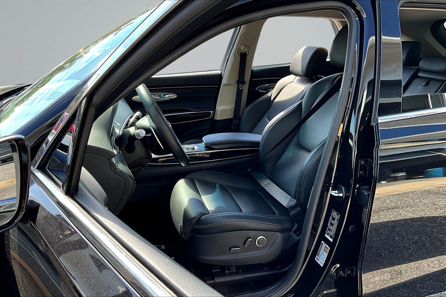 Used 2024 Genesis GV70 2.5T AWD/4WD image 19