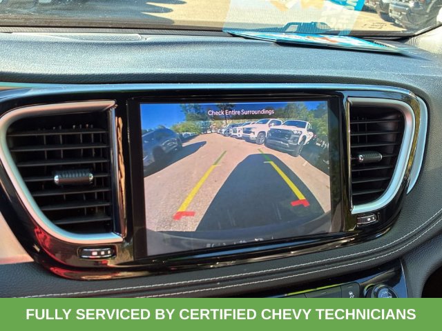 Used 2025 Chrysler Pacifica Limited FWD image 30