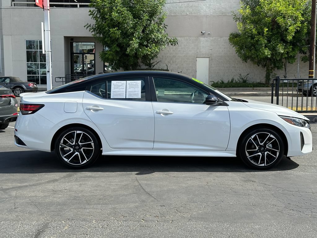 Used 2025 Nissan Sentra SR FWD image 9