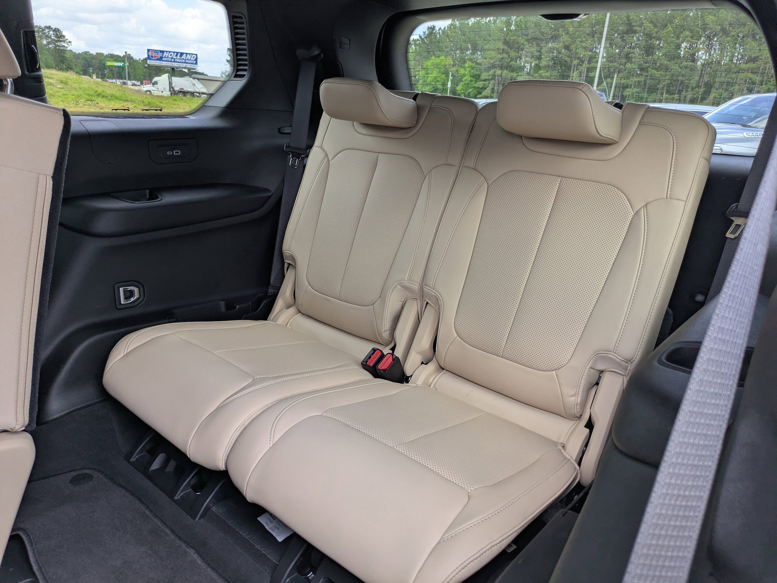 Used 2025 Jeep Grand Cherokee L Limited w/ Luxury Tech Group II AWD/4WD image 13