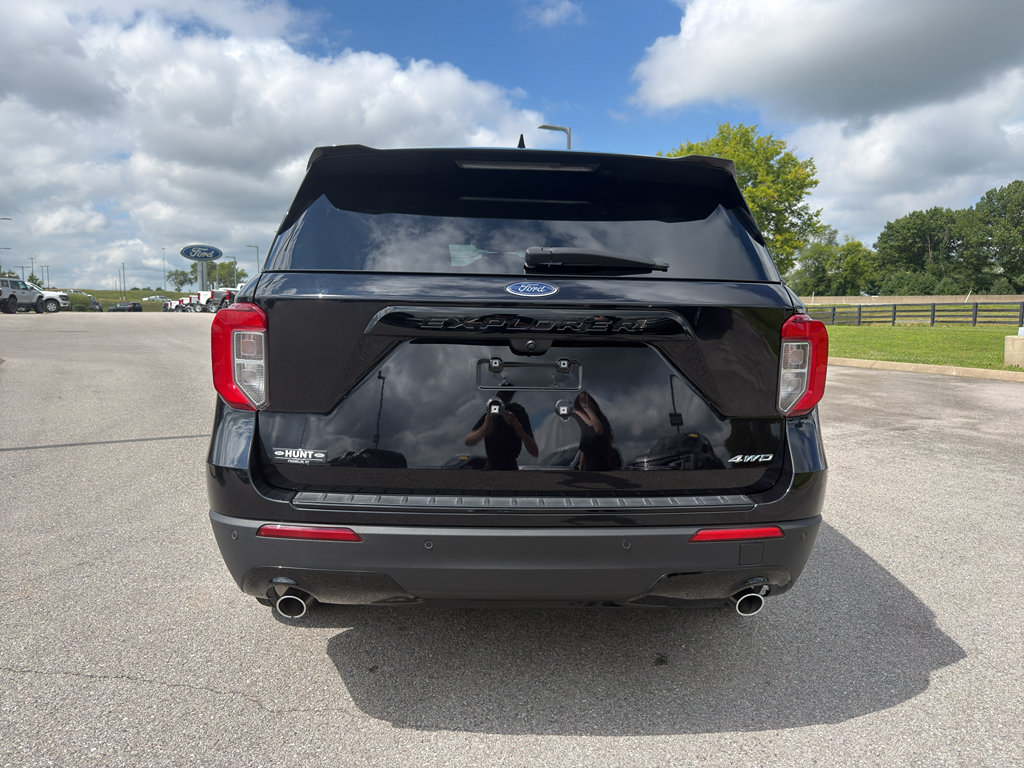 Certified 2022 Ford Explorer ST-Line AWD/4WD image 6