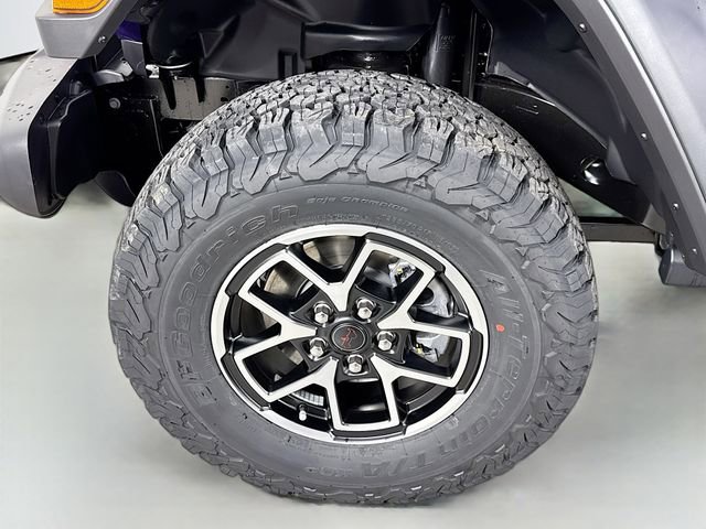 New 2026 Jeep Wrangler Unlimited Rubicon w/ Safety Group image 31