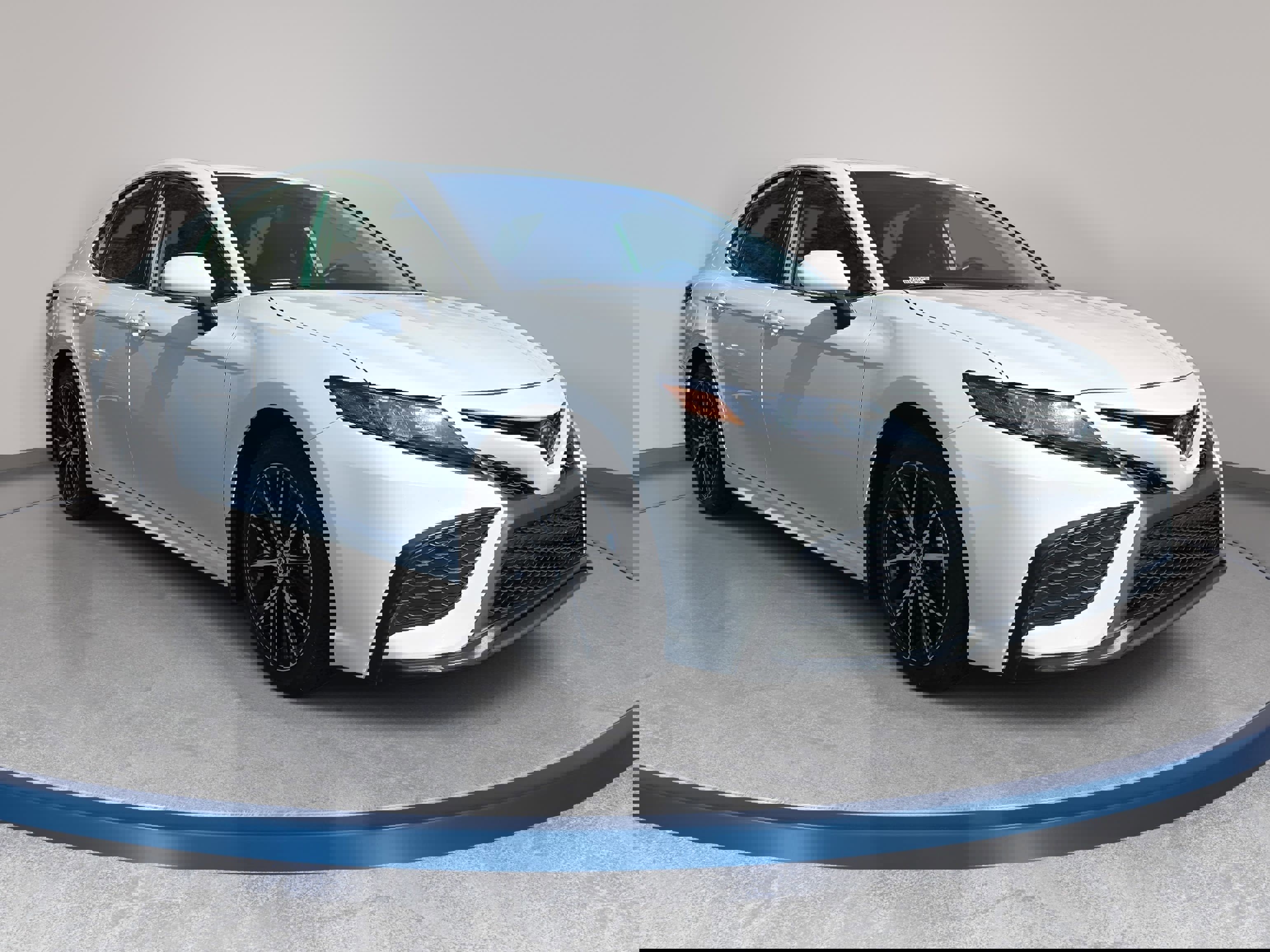 Used 2024 Toyota Camry SE w/ Cold Weather Package image 3