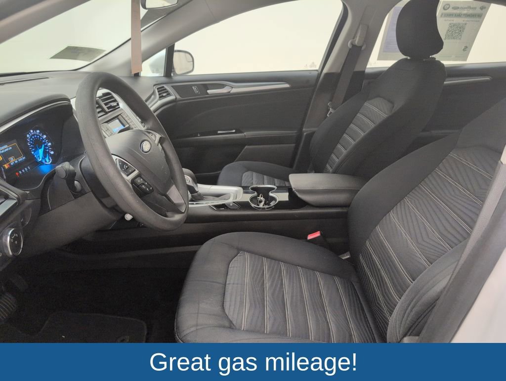 Used 2016 Ford Fusion SE image 4