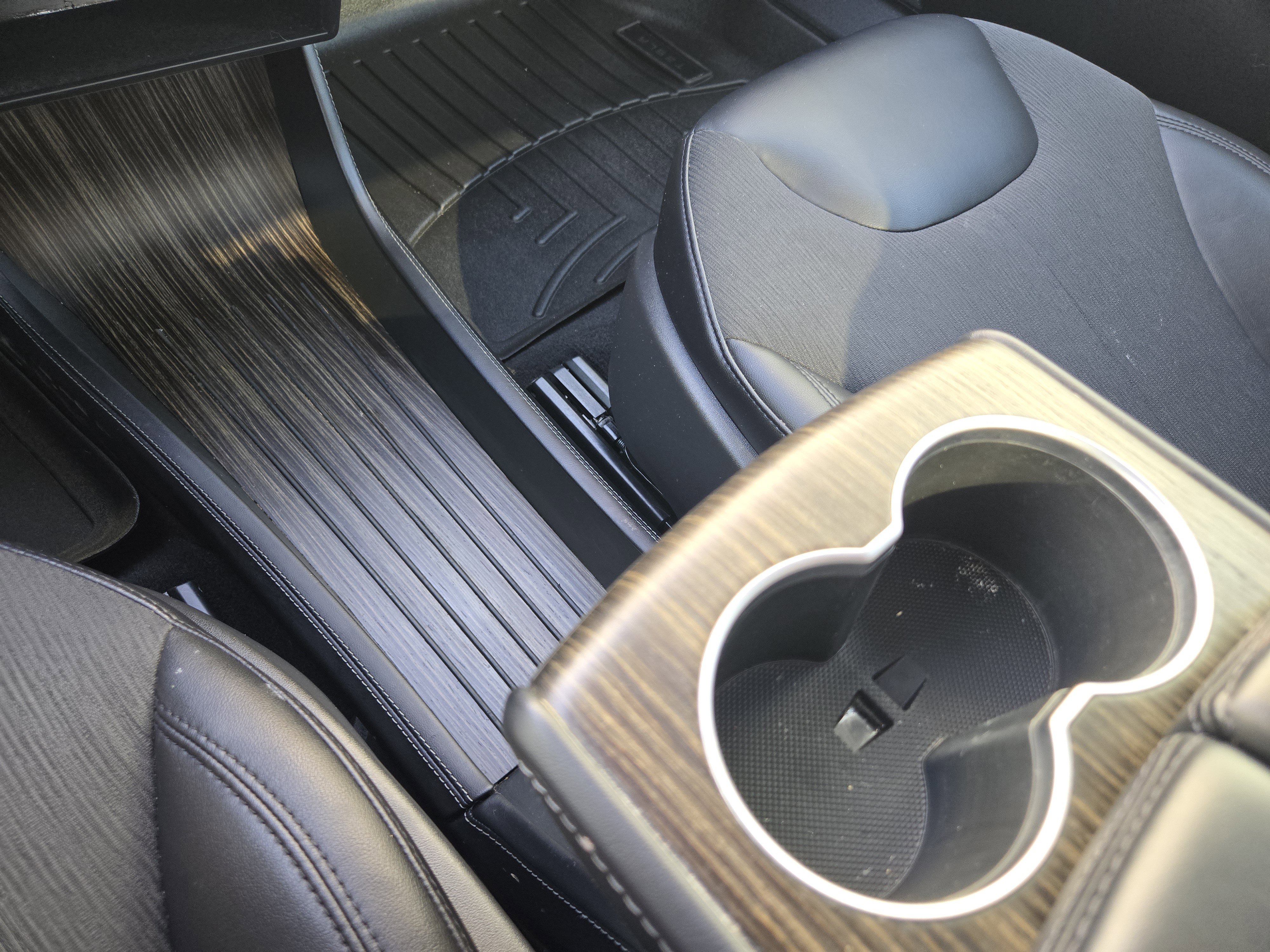 Used 2016 Tesla Model S 70 image 22