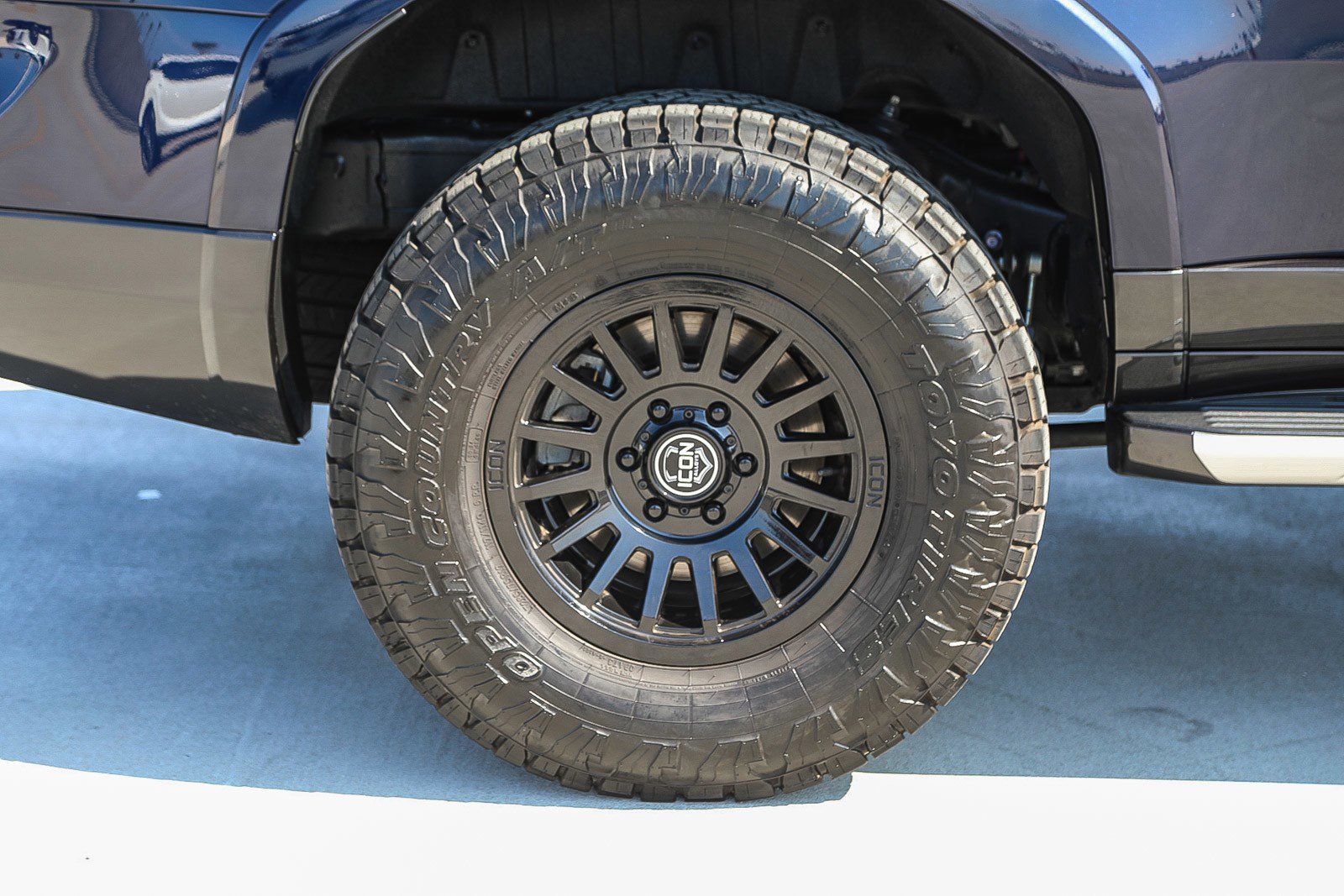 Used 2025 Lexus GX 550 w/ Accessory Package (Z1) image 11