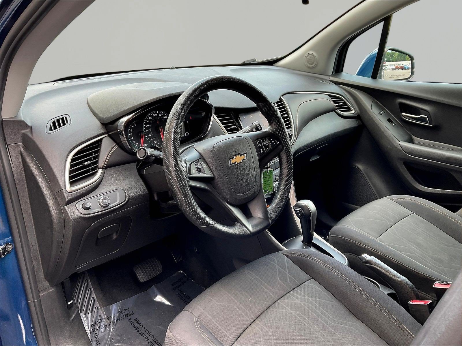 Used 2020 Chevrolet Trax LT FWD image 16