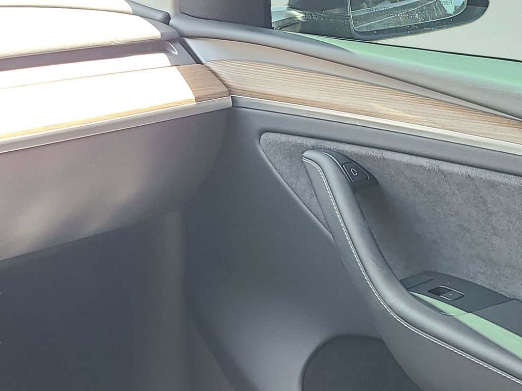 Used 2023 Tesla Model Y Long Range AWD/4WD image 19