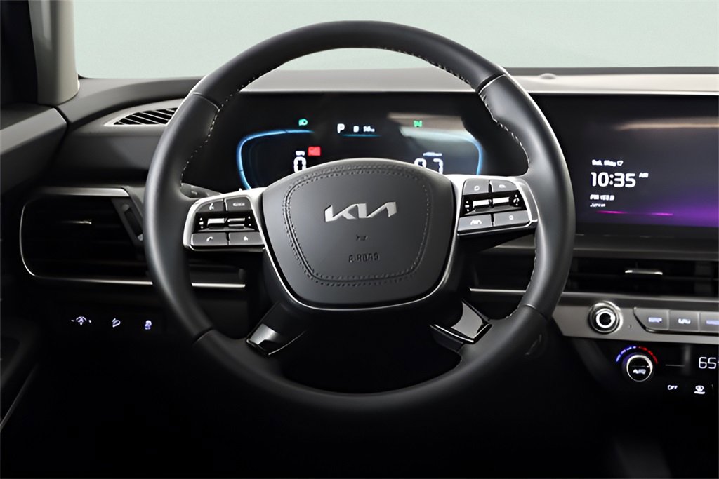 Used 2024 Kia Telluride LX image 16