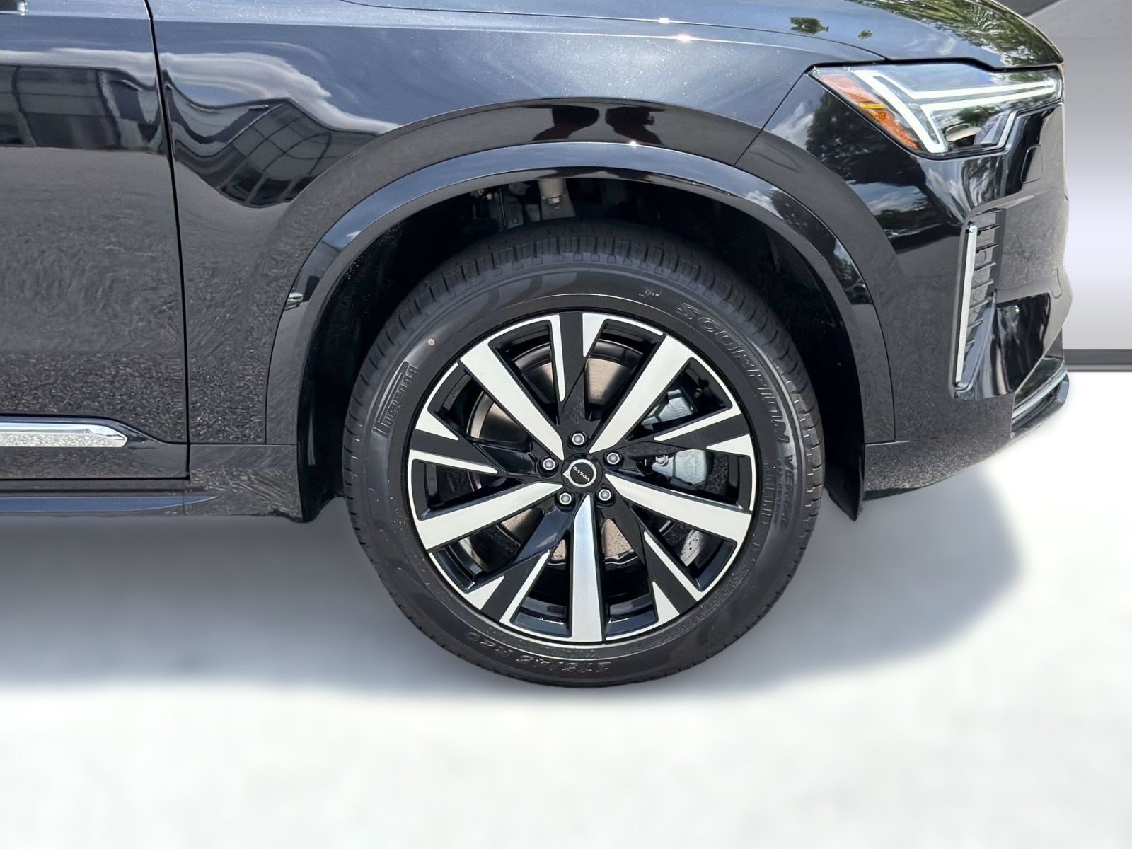 New 2026 Volvo XC90 B5 Core w/ Protection Package AWD/4WD image 12
