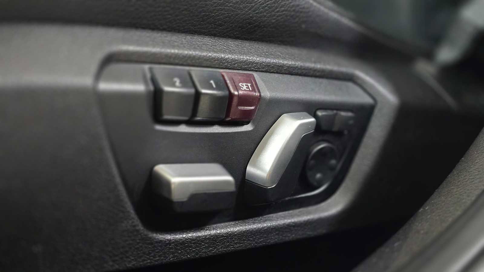 Used 2017 BMW 330e 330e iPerformance image 25