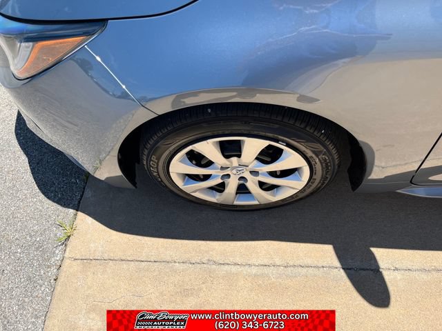 Used 2025 Toyota Corolla LE w/ Convenience Package FWD image 21