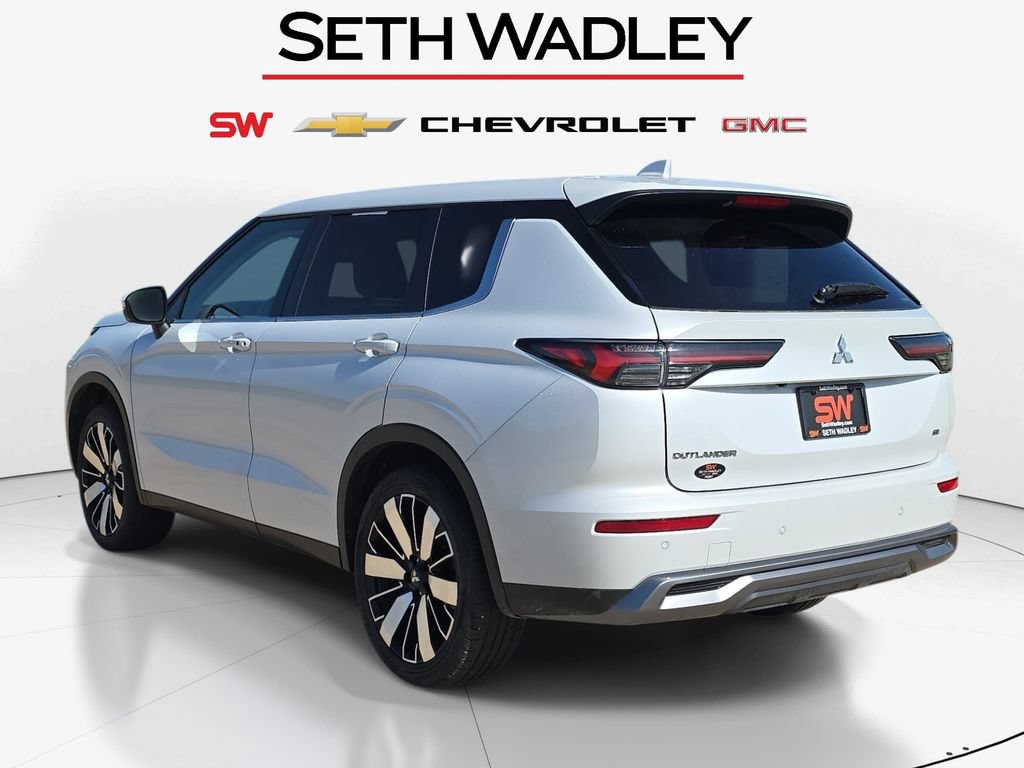 Used 2025 Mitsubishi Outlander SE AWD/4WD image 5
