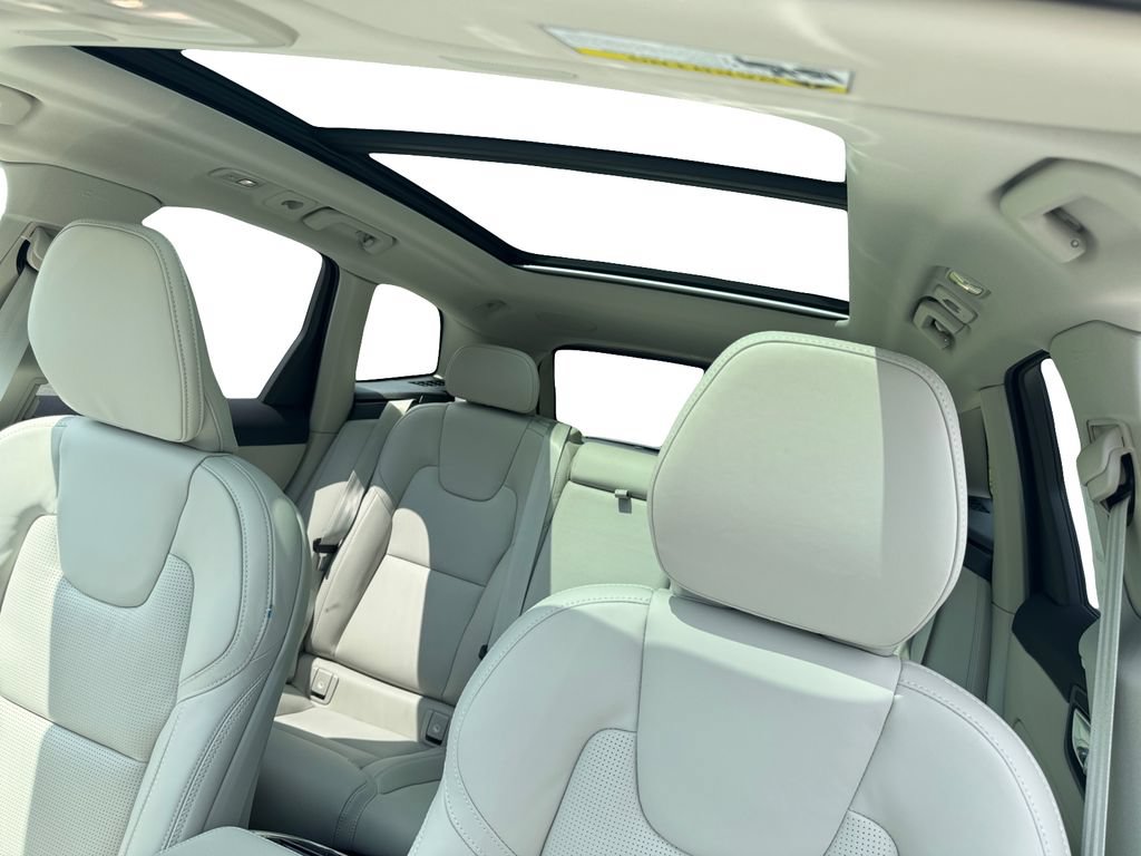 New 2026 Volvo XC60 B5 Ultra w/ Protection Package Premier AWD/4WD image 21
