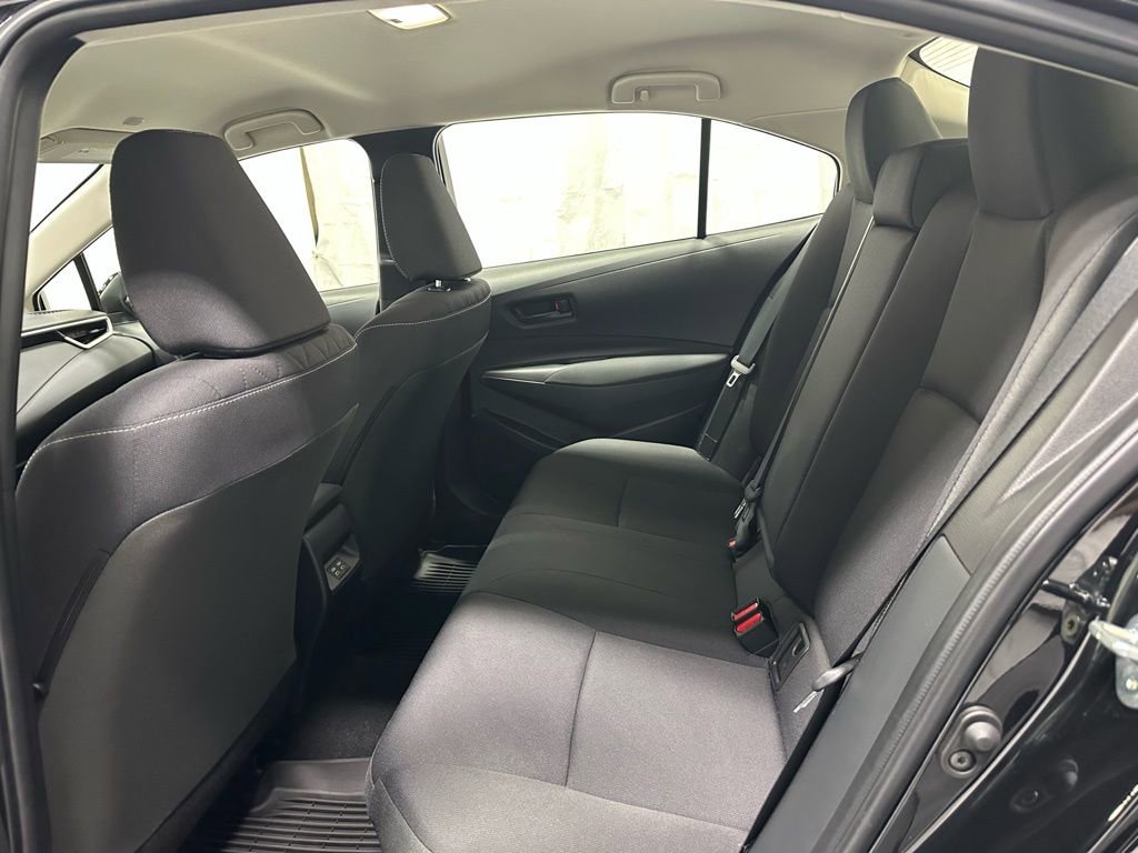 Used 2025 Toyota Corolla LE image 47