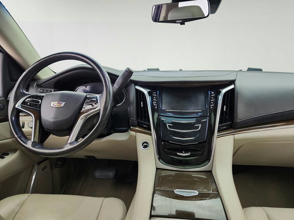 Used 2018 Cadillac Escalade Luxury AWD/4WD image 30
