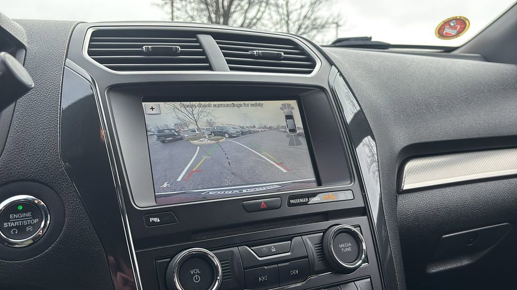 Used 2018 Ford Explorer XLT w/ Equipment Group 202A image 22