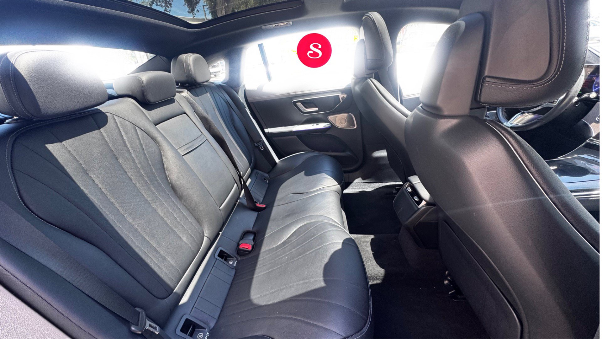 Used 2023 Mercedes-Benz EQE 500 4MATIC Sedan image 18