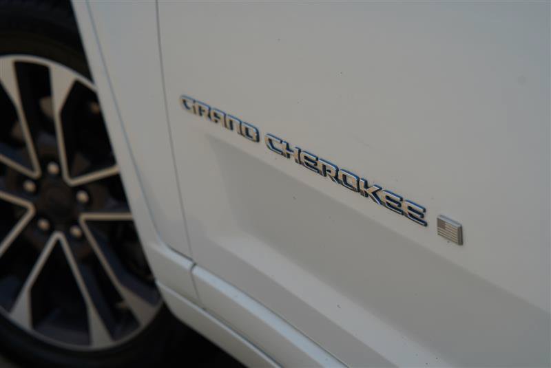 Used 2023 Jeep Grand Cherokee Overland AWD/4WD image 23