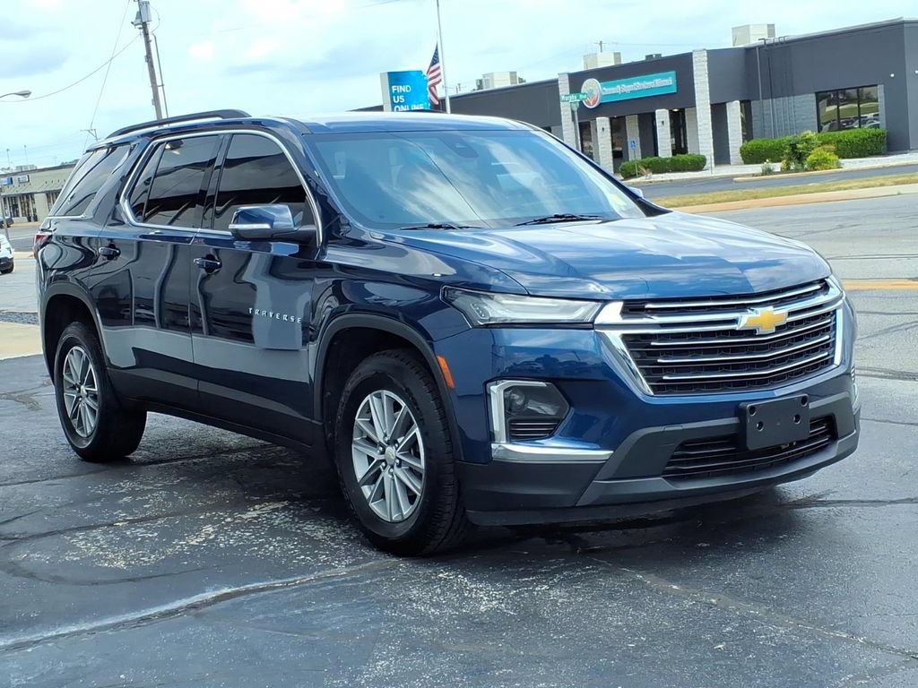 Used 2023 Chevrolet Traverse LT FWD image 3