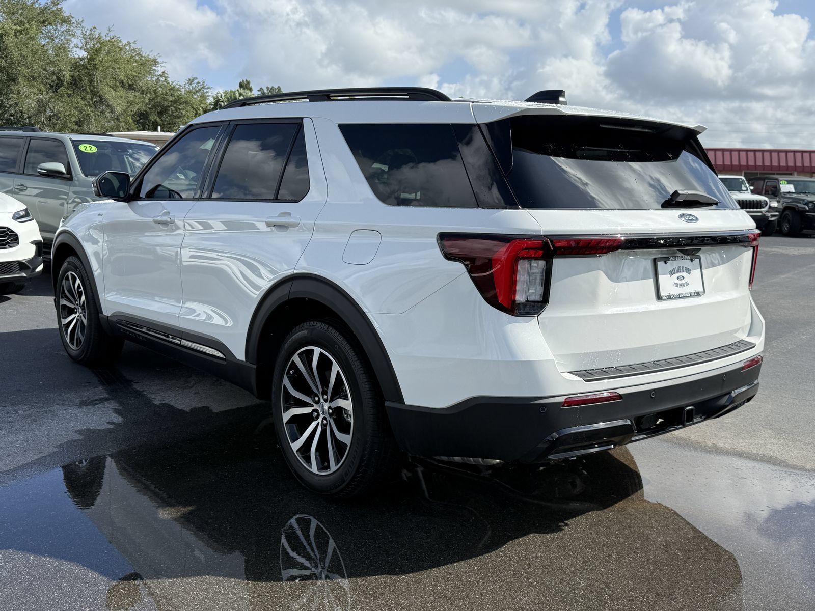 Used 2025 Ford Explorer ST-Line RWD image 7