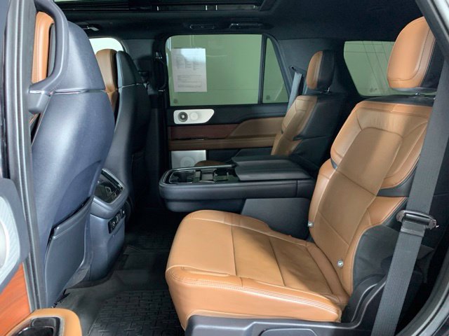 Used 2023 Lincoln Navigator Reserve w/ Equipment Group 201A AWD/4WD image 9