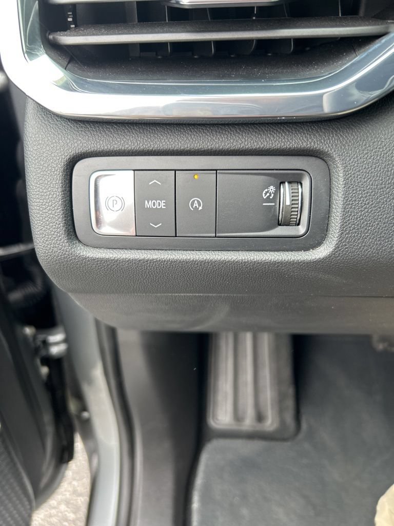 Used 2025 GMC Acadia Elevation FWD image 33