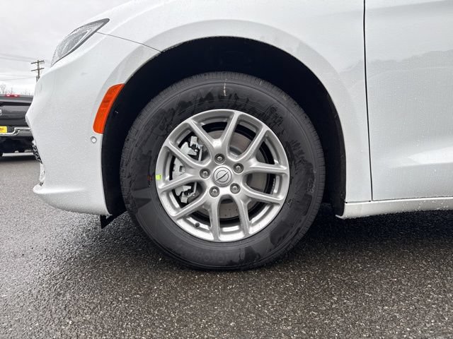 New 2026 Chrysler Pacifica Select FWD image 9