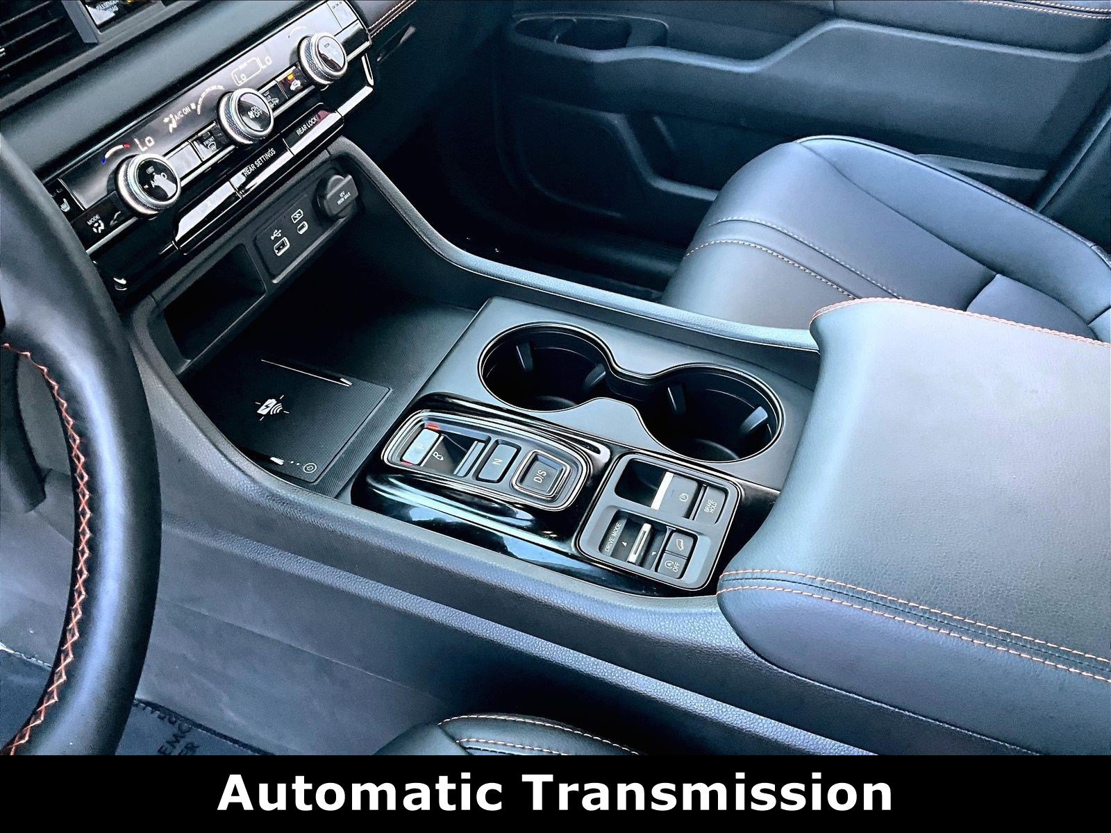 Used 2025 Honda Pilot TrailSport image 18