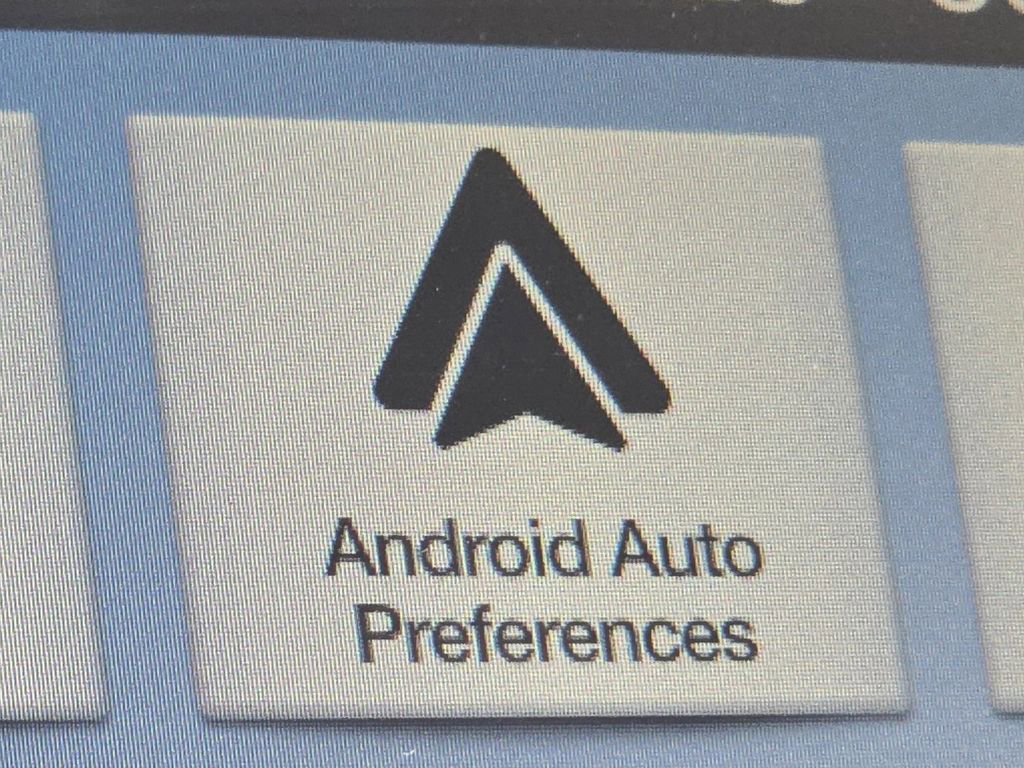 Used 2018 Ford Fusion SE w/ Fusion SE Technology Package image 3