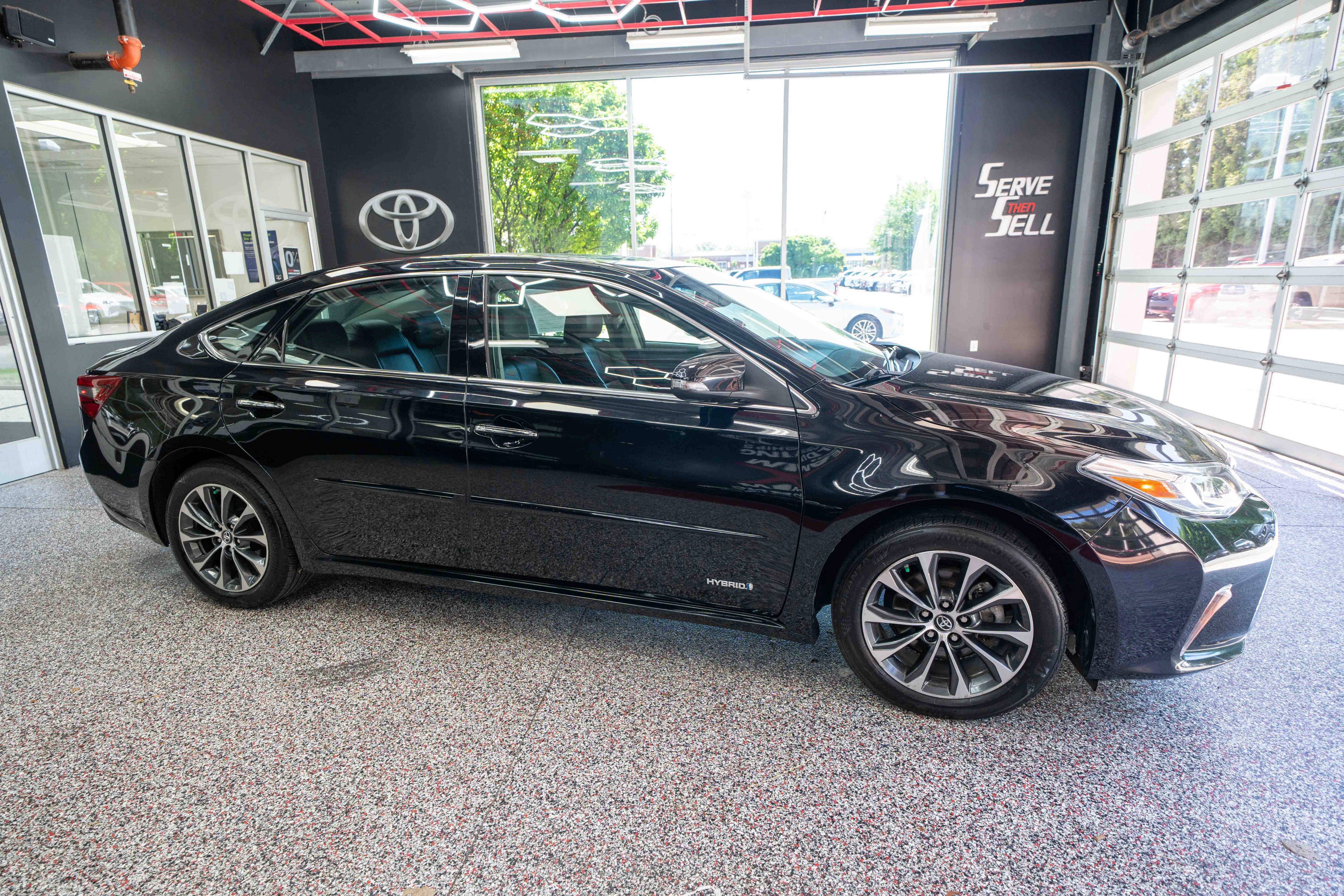 Used 2016 Toyota Avalon XLE Premium w/ Protection Package FWD image 5