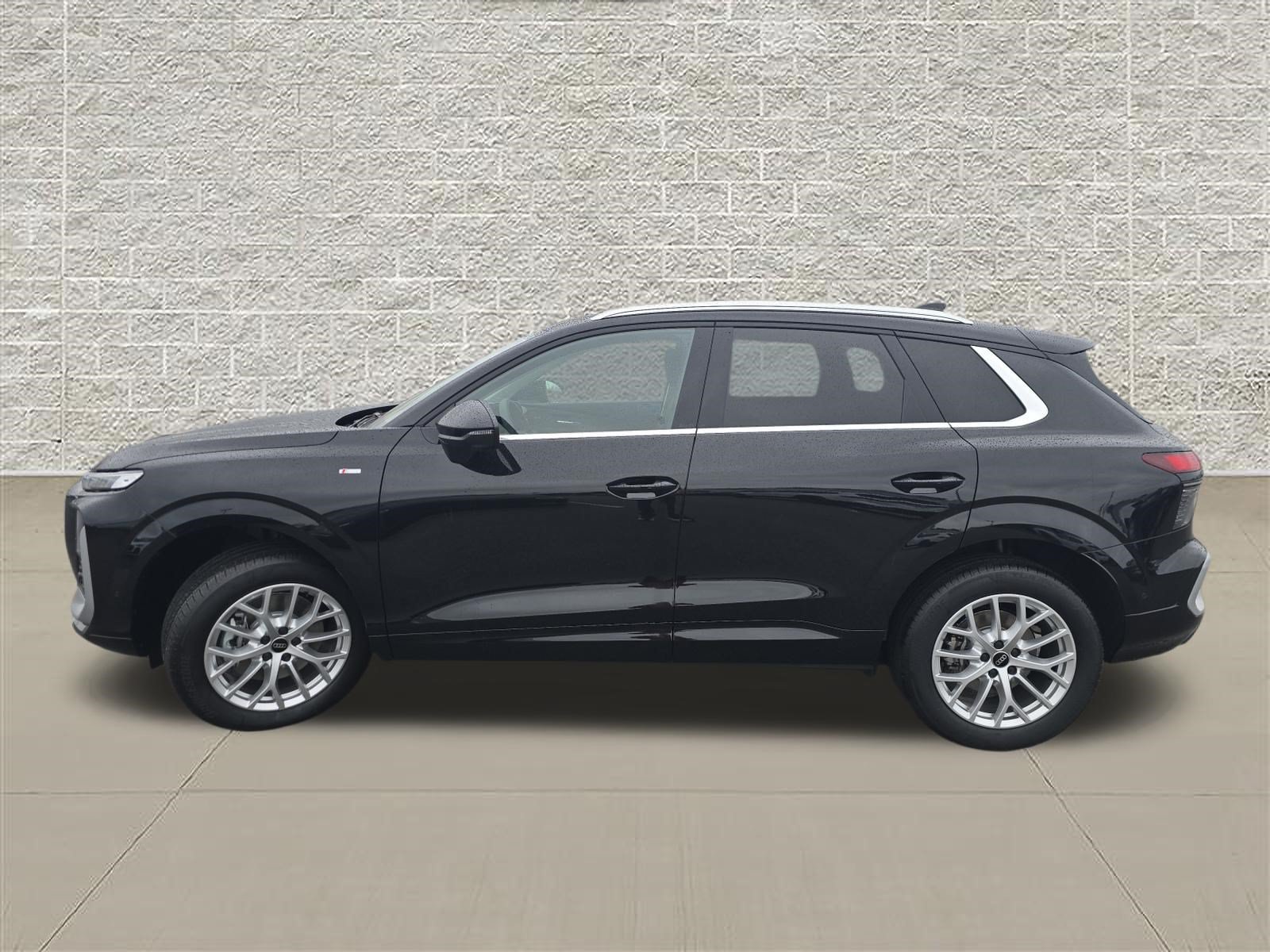 New 2026 Audi Q3 quattro 2.0T AWD/4WD image 4