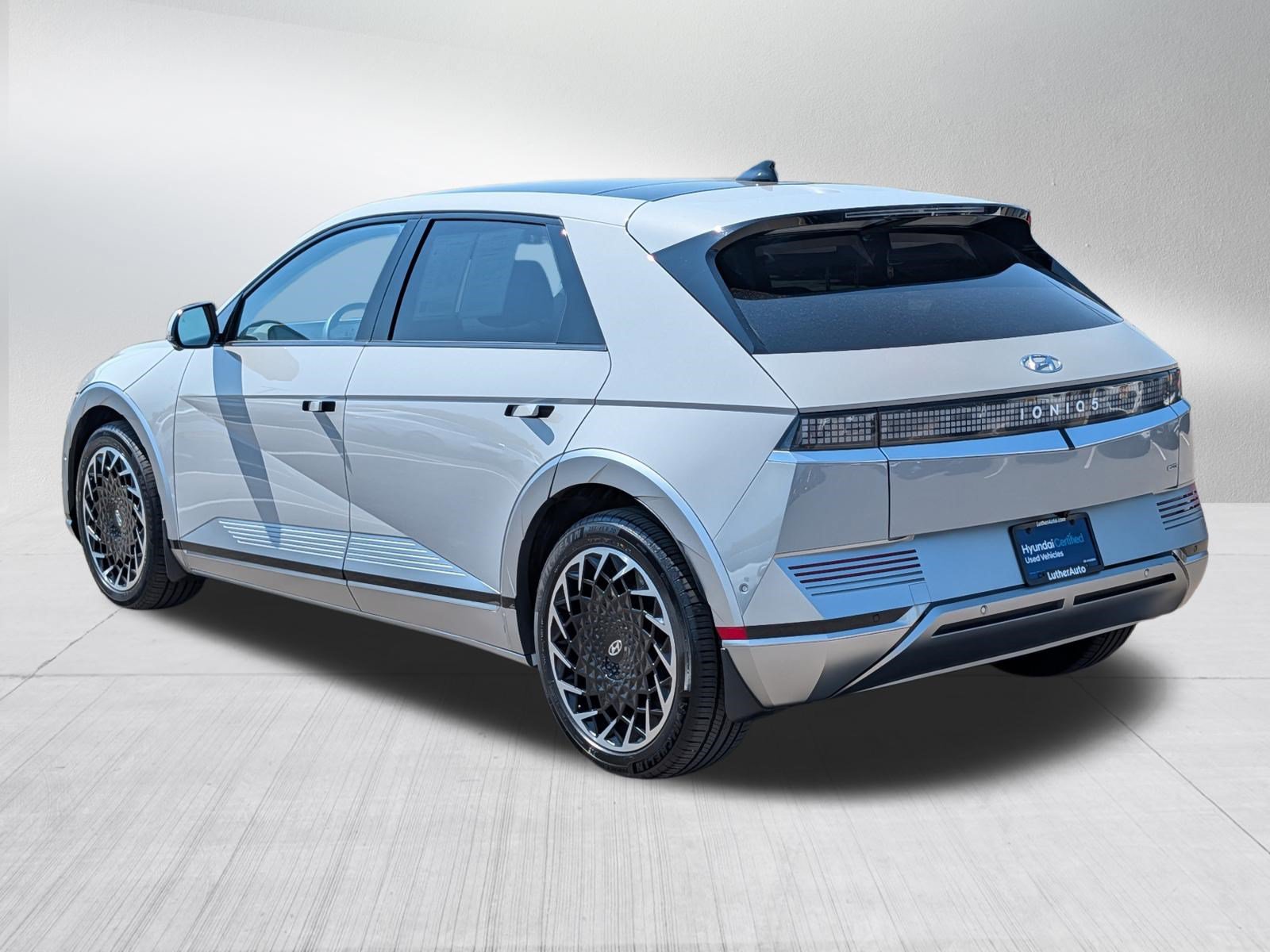 Certified 2023 Hyundai Ioniq 5 Limited AWD/4WD image 5