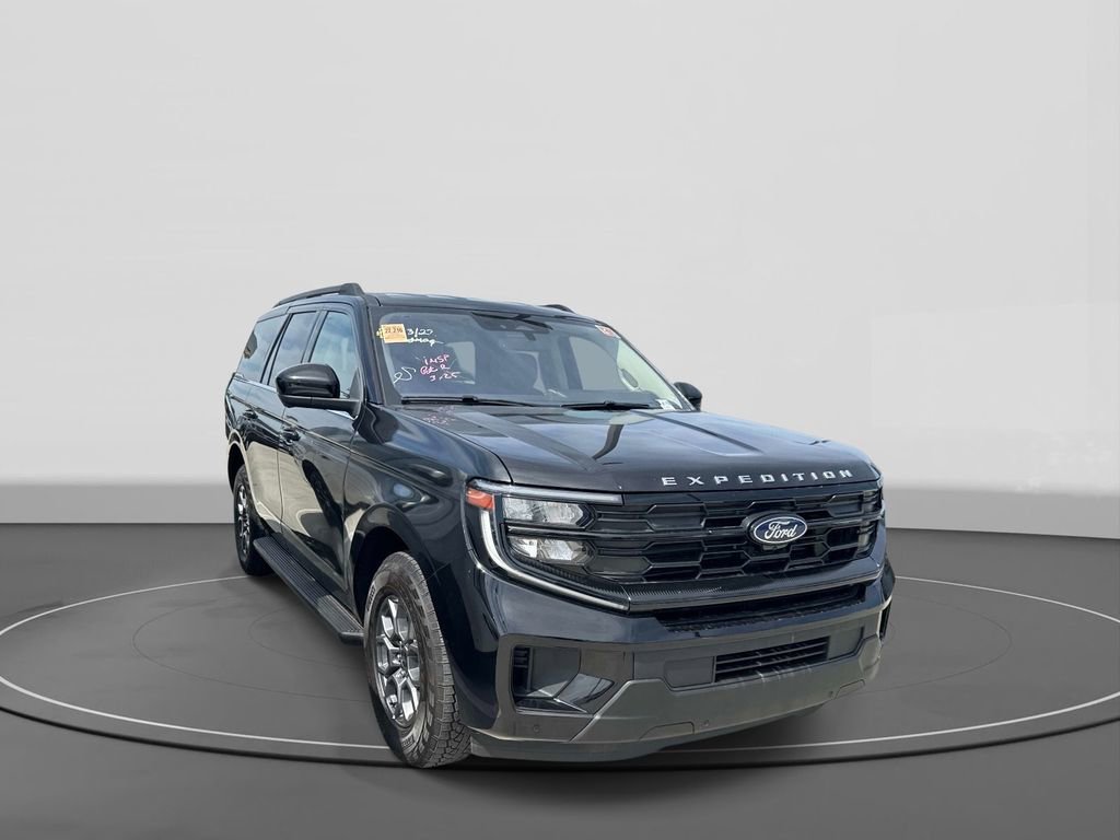 Used 2025 Ford Expedition Active image 4