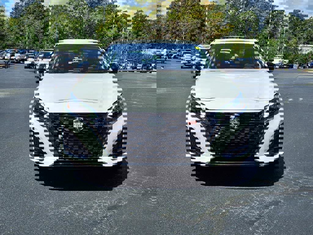 New 2025 Nissan Altima 2.5 SR image 2