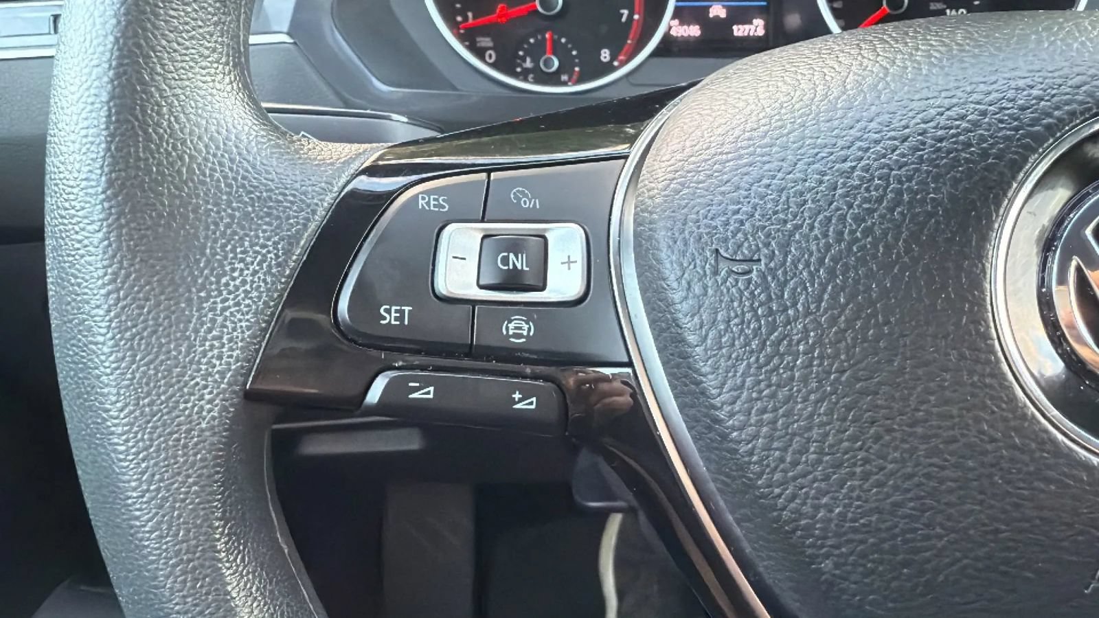 Used 2020 Volkswagen Tiguan S FWD image 32