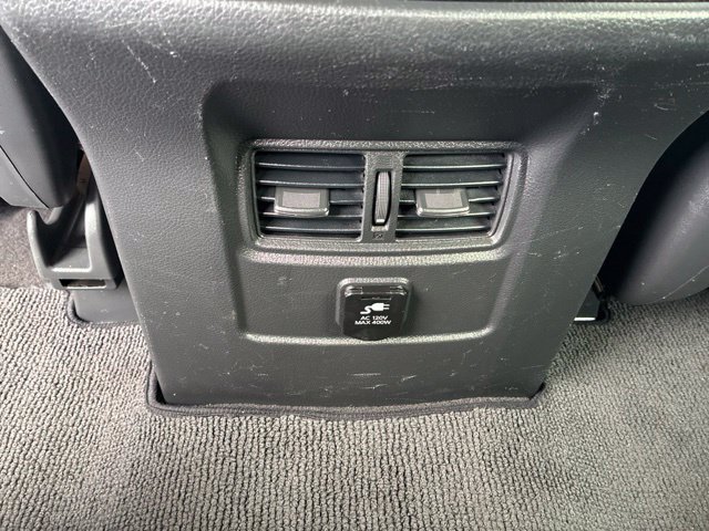 Used 2017 Nissan Titan SL AWD/4WD image 25