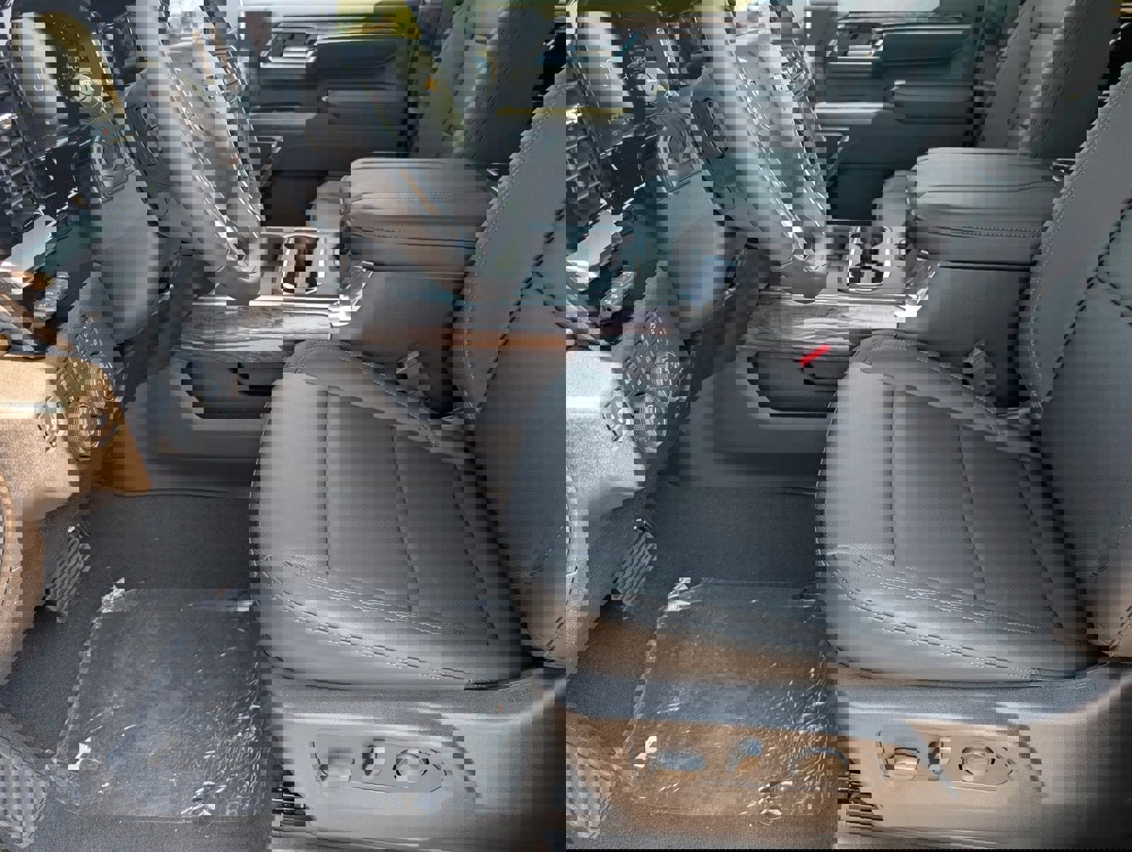 New 2026 Chevrolet Silverado 2500 LTZ w/ LTZ Premium Package image 7