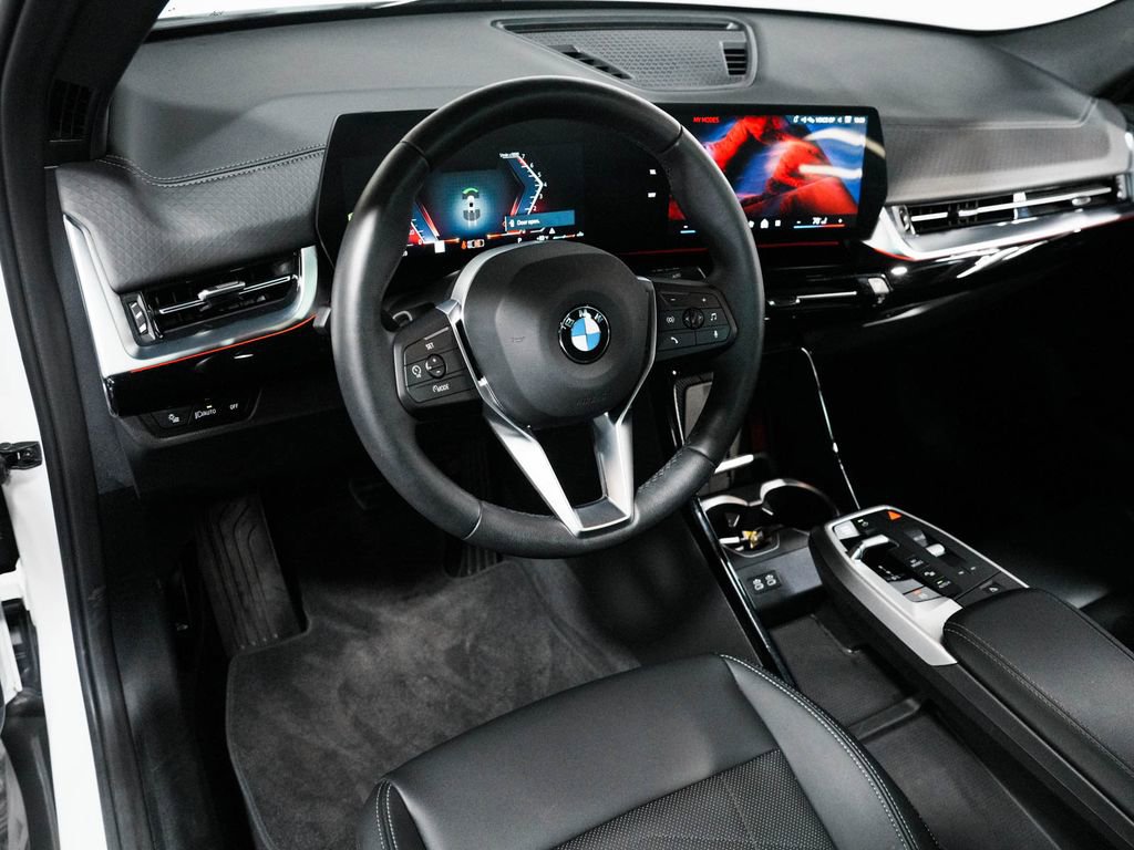 Used 2026 BMW X2 xDrive28i AWD/4WD image 16